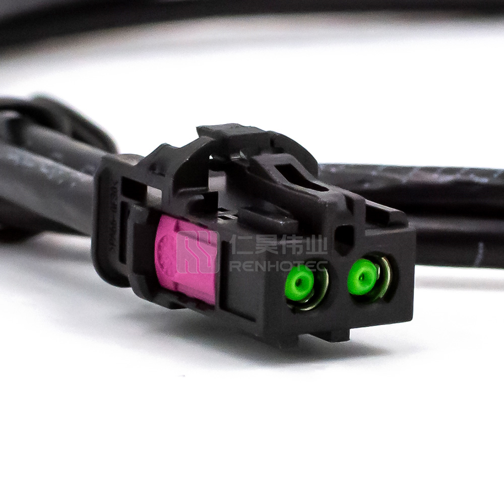 MATE-AX Four Port Female to Dual Female Connector with Cable - Image 2