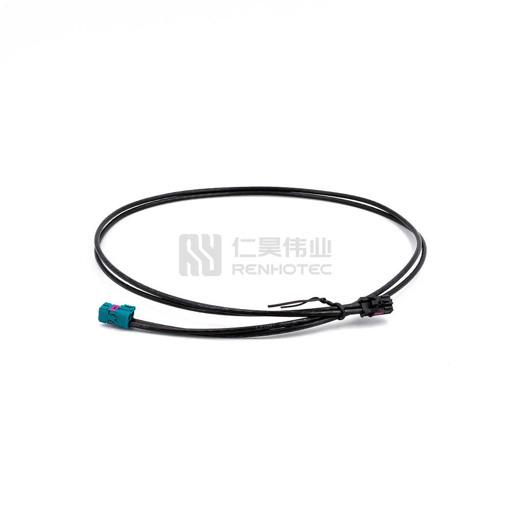 MATE-AX Four Port Female to Dual Female Connector with Cable - Image 4