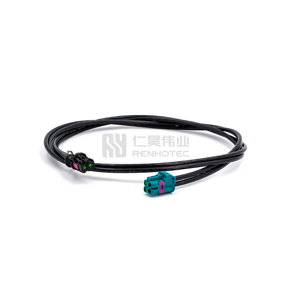 MATE-AX Four Port Female to Dual Female Connector with Cable - Image 5